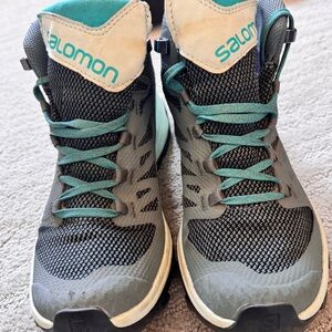 Salomon Gore-Tex Hiking Boots Size 6